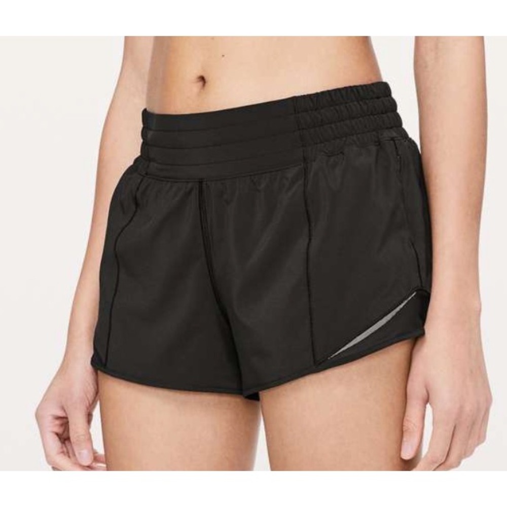LULULEMON Hotty Hot Shorts HIGH RISE 2.5" INSEAM Solid Black Lined Pockets SZ 6